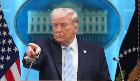 Ο Τραμπ κατηγορεί το Ιράν ότι δεν αφήνει το πετρέλαιο να περάσει από τα Στενά του Ορμούζ: Δεν είναι αυτό που συμφωνήσαμε