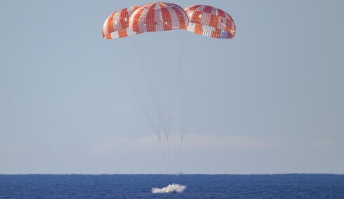 Στη Γη επέστρεψαν οι τέσσερις αστροναύτες του Artemis II μετά το ιστορικό ταξίδι στη Σελήνη, δείτε βίντεο
