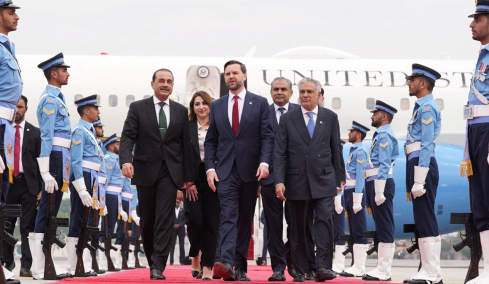 Οι 2+1 φάσεις των διαπραγματεύσεων μεταξύ ΗΠΑ και Ιράν για το μέλλον του πολέμου: Ξεκινούν το απόγευμα οι συνομιλίες στο Ισλαμαμπάντ