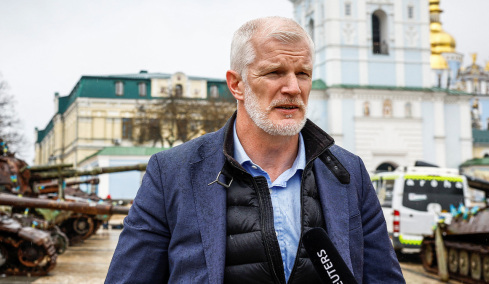 Εκτός διαπραγμάτευσης οι βάσεις μας στην Κύπρο, λέει ο υφυπουργός Άμυνας της Βρετανίας