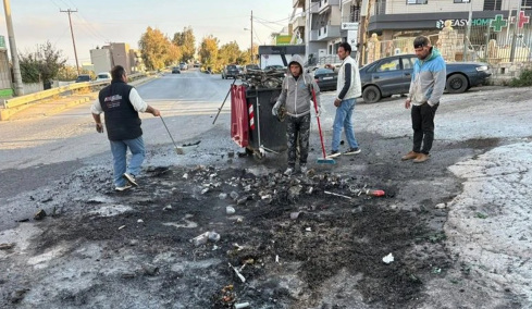 Εικόνες καταστροφής στο Ηράκλειο μετά την Ανάσταση: Έκαψαν φανάρια, δέντρα και κάδους - Δείτε φωτογραφίες