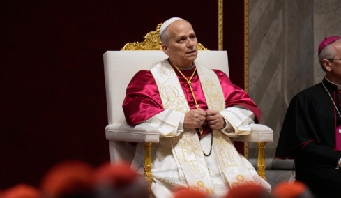 Πάπας Λέων ΙΔ’: «Στο Βασίλειο του Κυρίου δεν υπάρχει σπαθί ούτε ντρόουν» 