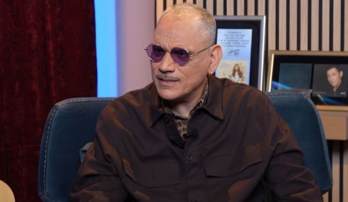 Θανάσης Βασιλόπουλος για την τσιγγάνικη καταγωγή του: Δεν κουβαλάω τη φυλή στην πλάτη μου, κάθε άνθρωπος είναι διαφορετικός
