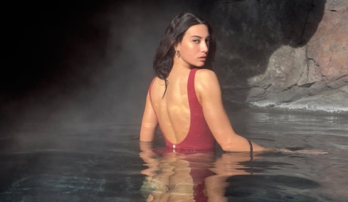 H Ευγενία Σαμαρά έκανε σπα με νερό που ζεστάθηκε από το μάγμα στην Ισλανδία: «Όνειρο», δείτε φωτογραφίες