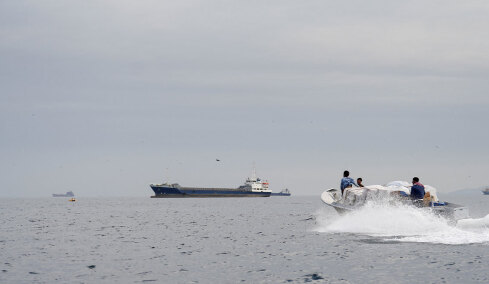 «Επικίνδυνο τζογάρισμα» για τις ΗΠΑ ο ναυτικός αποκλεισμός στο Ιράν, πώς μπορεί να γυρίσει μπούμερανγκ στον Τραμπ