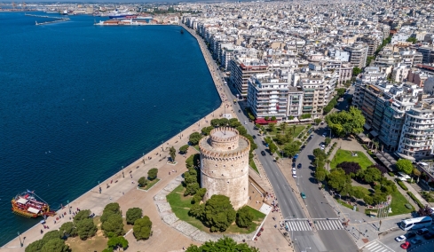 Θεσσαλονίκη: Ξύλινο ντεκ και πλατεία Δημοκρατίας περνούν τον προέλεγχο του ΕΣΠΑ και «φεύγουν» για δημοπράτηση