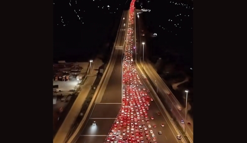 Video: Δείτε το ιστορικό πασχαλινό μποτιλιάρισμα απο ψηλά