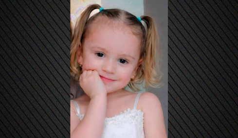 Με μπομπονιέρες και λουλούδια το τελευταίο αντίο στην 3χρονη που σκοτώθηκε σε τροχαίο στην Καβάλα: «Καλό παράδεισο πριγκίπισσά μου»
