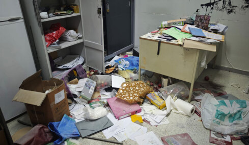 Βομβαρδισμένο τοπίο το 5ο λύκειο της Γλυφάδας: Βανδάλισαν, έκλεψαν και άραξαν με καρέκλες στην ταράτσα, δείτε εικόνες