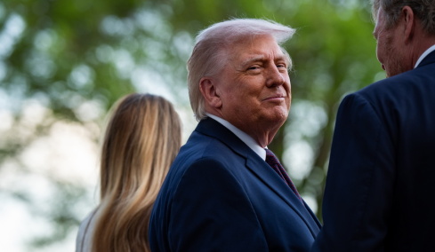 Τραμπ: Ανοίγω τα Στενά του Ορμούζ για την Κίνα, ο πρόεδρος Σι θα μου δώσει μια μεγάλη, δυνατή αγκαλιά