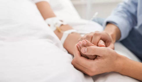 «Η 19χρονη Μυρτώ δεν σκοτώθηκε από την εμφάνισή της – Τη σκότωσε η χρήση κοκαΐνης και η έλλειψη ενημέρωσης»: Δείτε την ανάρτηση του Γιώργου Καλαμίτση