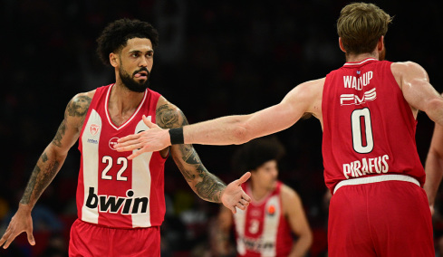 Ολυμπιακός - Αρμάνι Μιλάνο 79-71 (Δ' περίοδος): Προβάδισμα νίκης για τους Πειραιώτες, live 