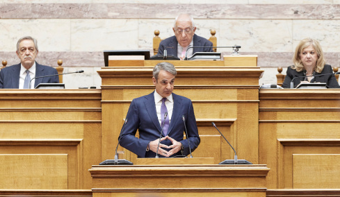 Μητσοτάκης σε Ανδρουλάκη: Ονειρεύεσαι αυτοδυναμία ΝΔ για να βγεις από τη δύσκολη θέση - Στον ΣΥΡΙΖΑ περιμένετε αυτόν που σας διέλυσε για να επανέλθει