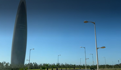 Εγκαινιάστηκε ο τρίτος ψηλότερος ουρανοξύστης της Αφρικής: Είναι ορατός από απόσταση 50 χλμ
