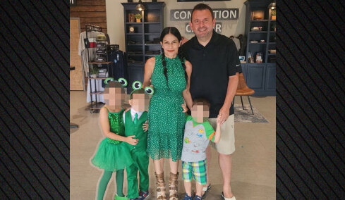 Μητέρα τριών παιδιών και μοντέλο του OnlyFans συνελήφθη στο Τέξας ως επικεφαλής σε κύκλωμα μαστροπείας, εκδιδόταν κι η ίδια από τον σύζυγό της