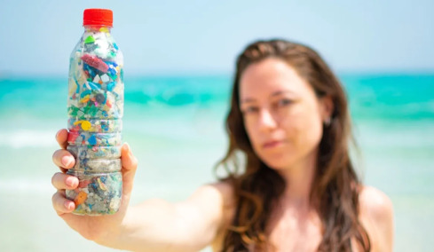 Από τον κάδο στο εργαστήριο – Όταν το πλαστικό γίνεται φάρμακο για τη νόσο Πάρκινσον