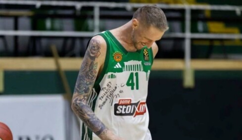 Προπονείται με υπογεγραμμένη φανέλα του Χουάντσο ο Πολονάρα