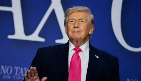 Θρίλερ με τα Στενά του Ορμούζ: Το Ιράν δεσμεύτηκε να μην τα ξανακλείσει, λέει ο Τραμπ - Θα τα κλείσουμε αν συνεχιστεί ο αποκλεισμός, απειλεί η Τεχεράνη