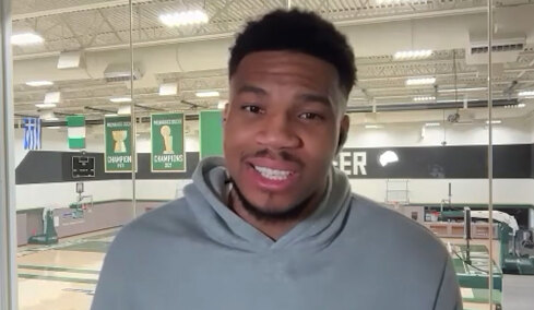 Αντετοκούνμπο: Προτιμώ το Μαϊάμι από το Λος Άντζελες, στην Ελλάδα αν χάσεις βάζεις την κουκούλα και τρέχεις στα αποδυτήρια, δείτε βίντεο