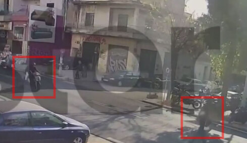 Με κρανιοεγκεφαλικές κακώσεις η 16χρονη που παρασύρθηκε στη Λιοσίων, ναρκωτικά σε σχολεία διακινούσε ο 16χρονος Σουδανός που την εγκατέλειψε 