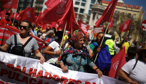 Χιλιάδες διαδηλωτές στην Πορτογαλία κατά των μεταρρυθμίσεων στην αγορά εργασίας