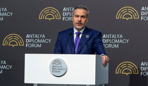 Επιμένει ο Φιντάν: Κατηγορεί Ελλάδα και Κύπρο ότι «μαζί με το Ισραήλ, δημιούργησαν στρατιωτική συμμαχία κατά των μουσουλμανικών χωρών»