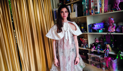 Νεφέλη Κουρή: «Η μητρότητα δεν κάνει απαραίτητα τη γυναίκα πιο ώριμη»