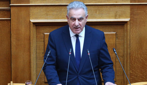 O Αθανάσιος Καββαδάς στη θέση του Μακάριου Λαζαρίδη ως υφυπουργός Αγροτικής Ανάπτυξης
