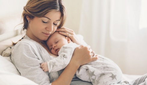 Πόσο κοστίζει το όνειρο; Η νέα πραγματικότητα της εξωσωματικής στην Ελλάδα