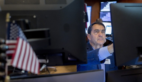 Νευρική η Wall Street με φόντο το θρίλερ για τις συνομιλίες ΗΠΑ - Ιράν