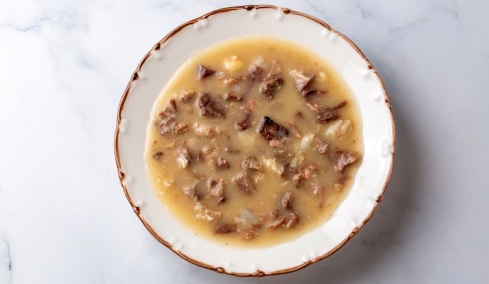 Άγιος Γεώργιος: Αρνί στο καζάνι και σφουγγάτο στο τηγάνι - Τα φαγητά της ημέρας σε όλη την Ελλάδα