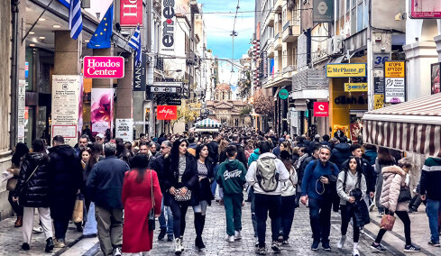 Νέο πακέτο μέτρων: Τι και πόσα κερδίζουν συνταξιούχοι, ενοικιαστές και οικογένειες με παιδιά