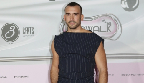 Ιάσονας Μανδηλάς για την πρόταση γάμου στον σύντροφό του: Ο μπαμπάς μου άνοιξε σαμπάνια, τον πήρε αγκαλιά και του είπε «τώρα είμαστε οικογένεια»