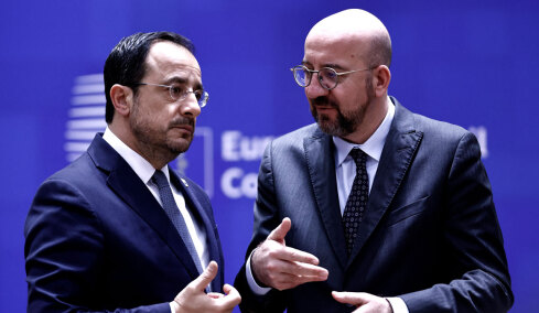 Ο Χριστοδουλίδης τάπωσε τον Σαρλ Μισέλ: Να σου θυμίσω ότι η Τουρκία εισέβαλε στην Κύπρο το 1974 και εξακολουθεί να καταλαμβάνει ευρωπαϊκή επικράτεια