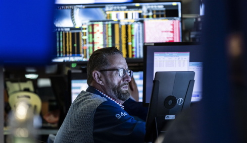 Wall Street: Νέα πτώση στoυς δείκτες καθώς εντείνεται η κρίση στα Στενά του Ορμούζ