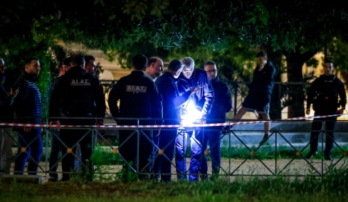 Ο ταξίαρχος της ΕΛΑΣ πήγε για τον νεκρό από το μαχαίρωμα στον Άγιο Δημήτριο χωρίς να ξέρει ότι είναι ο γιος του, πού στρέφονται οι έρευνες