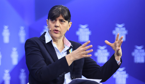 Όσα είπε η Κοβέσι στο Φόρουμ των Δελφών: Από τον ΟΠΕΚΕΠΕ και τις άρσεις ασυλίας, στις δικογραφίες των πολιτικών και τους Ευρωπαίους Εισαγγελείς 