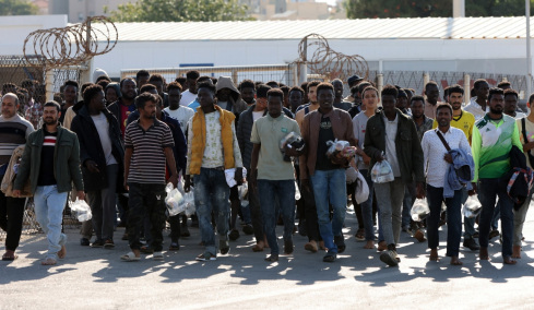 Όσα αλλάζουν στο μεταναστευτικό: Φρένο στο άσυλο με αυστηρό screening, κράτηση και return hubs σε τρίτες χώρες