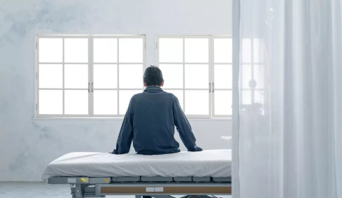 Τι πιστεύουν οι Έλληνες για την ευθανασία – Σε ποιες χώρες είναι νόμιμη
