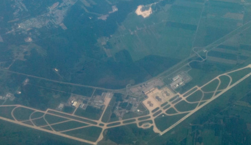 Θυσίασαν τσάμπα ολόκληρα χωριά για το μεγαλύτερο αεροδρόμιο του κόσμου: Πλέον ρημάζει, λίγο πριν κατεδαφιστεί