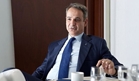 Μητσοτάκης στο Breitbart: Μπορώ να εγγυηθώ ότι ο Τραμπ θα περάσει πολύ καλά στην Ελλάδα, ελπίζουμε ότι θα καταφέρει να συμφωνήσει με το Ιράν