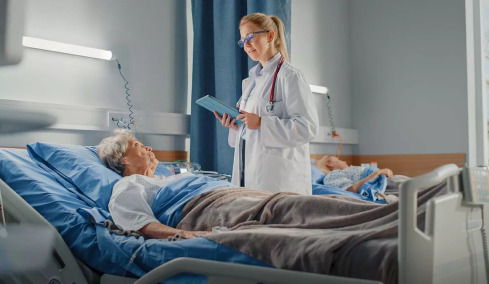 Τα Επείγοντα χρειάζονται μαζικές προσλήψεις νοσηλευτών – Ποιες άλλες ελλείψεις έχουν
