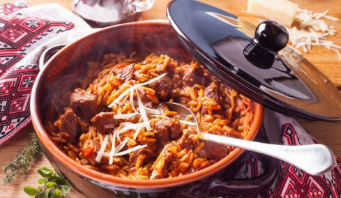 8 μαμάδες και σεφ μοιράζονται μαζί μας συνταγές που περνούν από γενιά σε γενιά