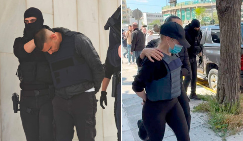 Με σκυμμένα κεφάλια ο 20χρονος, ο 18χρονος και τα δύο κορίτσια στον εισαγγελέα για τη δολοφονία του 27χρονου στον Άγιο Δημήτριο