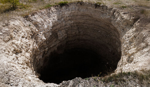 Έσκαβαν 22 χρόνια οι Σοβιετικοί: Η βαθύτερη τρύπα στον κόσμο και τι βρήκαν 12 χιλιόμετρα κάτω από τη Γη
