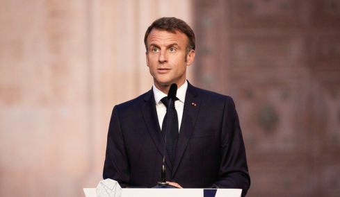 Το δείπνο για τον Μακρόν στο Προεδρικό:  Ποιοι πολιτικοί, επιχειρηματίες και προσωπικότητες του πολιτισμού θα δώσουν το παρών