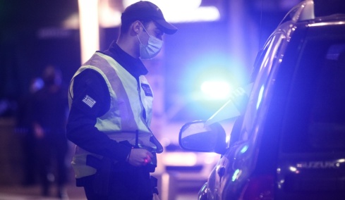 Συνελήφθη πρωταθλητής τζούντο μετά από έλεγχο στο Κιάτο, βρέθηκαν 1,15 εκατ. ευρώ σε σακούλες στο πορτμπαγκάζ 