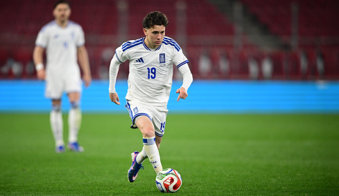 Ελληνική «απόβαση» στο Μπράιτον: Μετά τους Κωστούλα και Τζίμα, οι «Γλάροι» κυνηγούν και τον Καρέτσα