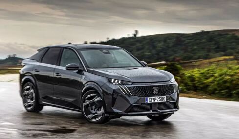 Δοκιμάζουμε το Peugeot E-3008 με τους δύο κινητήρες - Πόσο κοστίζει στην Ελλάδα;
