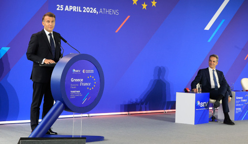 Μακρόν προς Μητσοτάκη: Μοντέλο οικονομικής προόδου η Ελλάδα, η Γαλλία θα επενδύσει περισσότερα